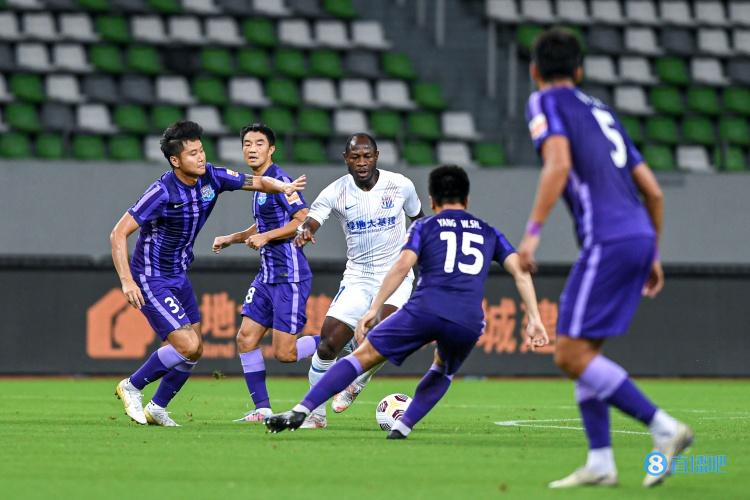 申花与津门虎半场战成0-0