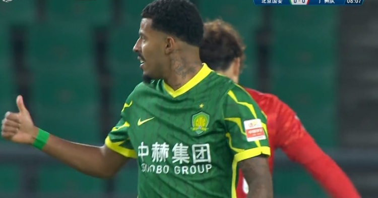 0-0僵局半场结束安德森创造险情张修维错失良机