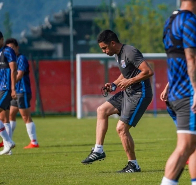 申花与国足合作培养教练人才