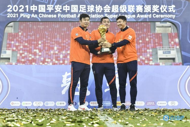 媒体透露周海滨韩鹏即将加入鲁能足校教练团队