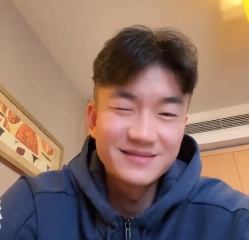 球迷热议戴琳的乌龙发言