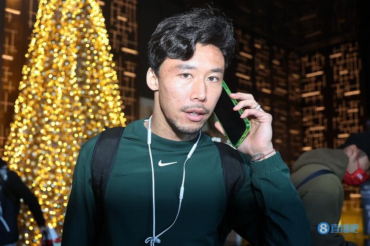 张琳芃为中超新季送上祝福：球队们加油！