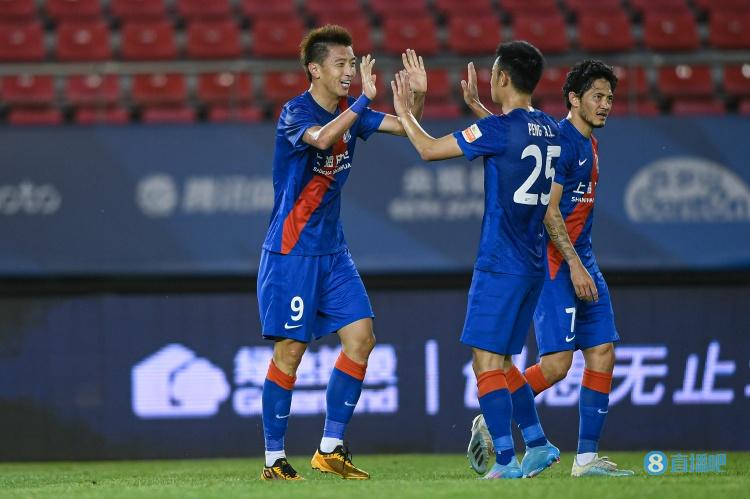 上海德比比分定格2-0