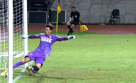 戴琳因伤早早退场山东泰山半场领先1-0长春亚泰