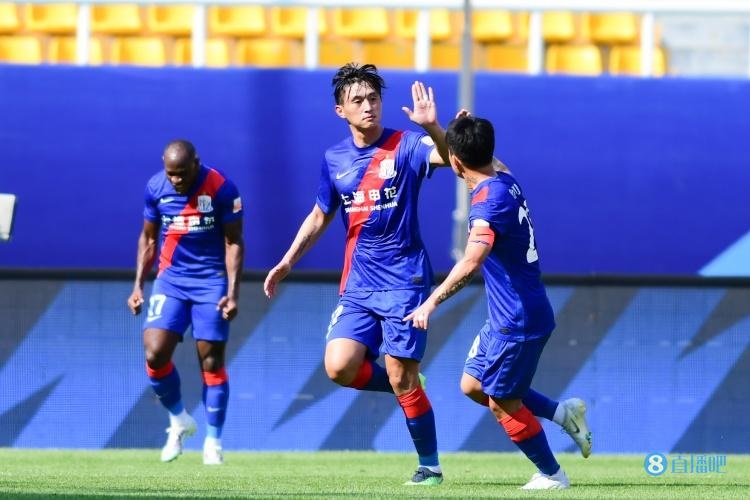 上海申花暂以1-0优势领先