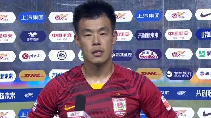  首战失利谭龙失望最后一刻射门未进