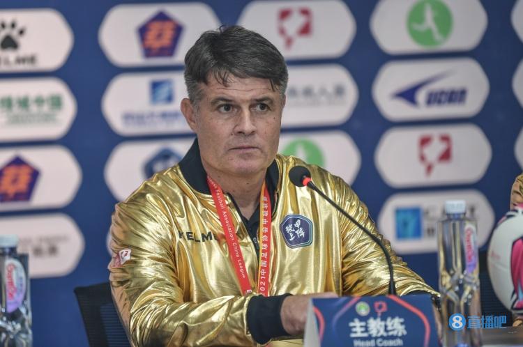 辟谣：国足并未与三镇主帅佩德罗进行接触