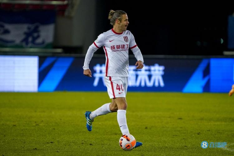 为何外援需优于本土球员