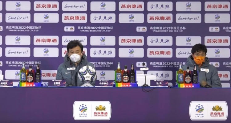 准备活动中，克雷桑能否上场成疑问