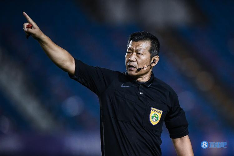 王哲执法资格或受质疑