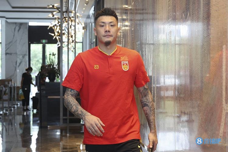 王大雷先发制人，张琳芃后备待命