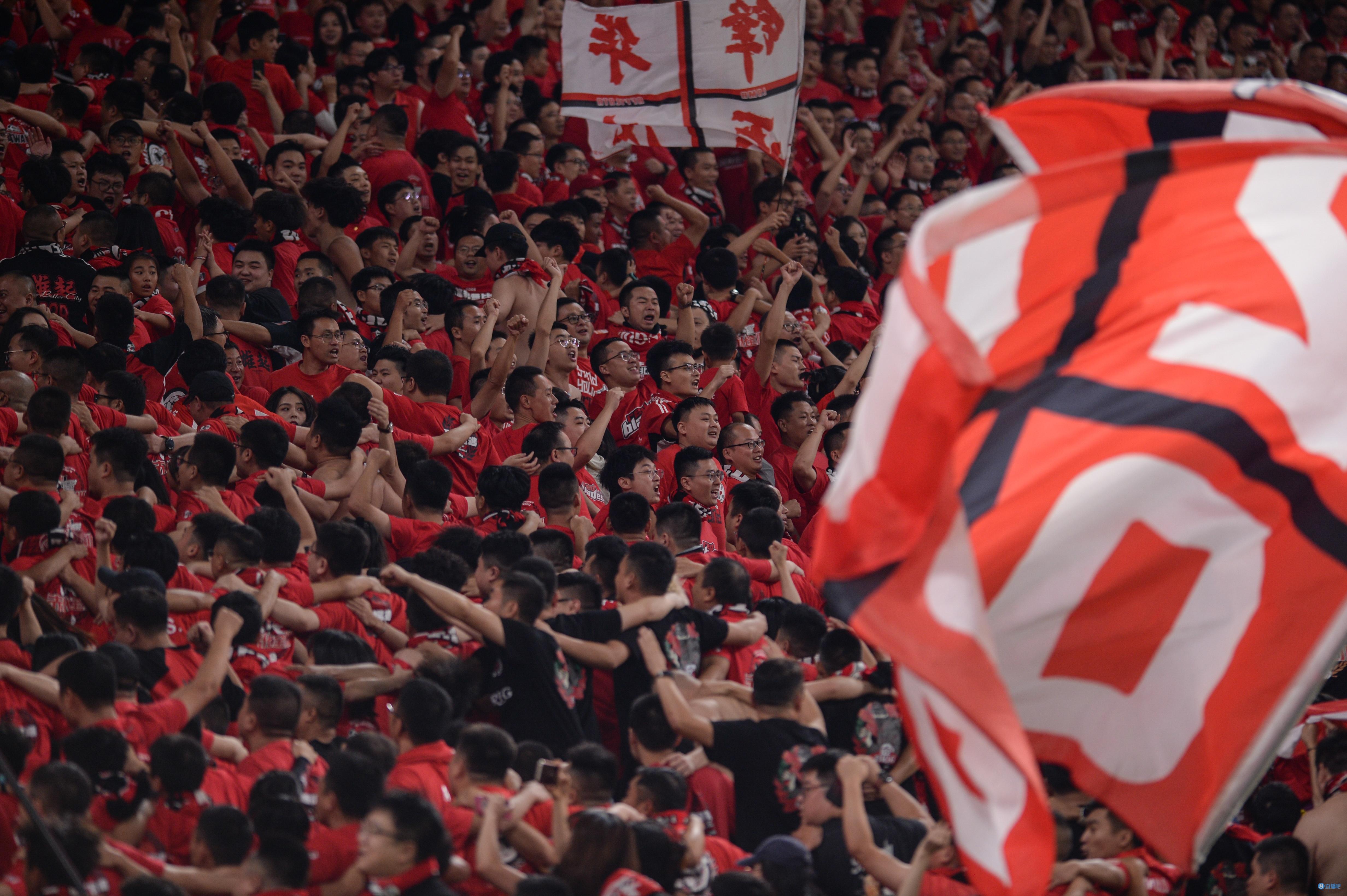 袁甲评价海港表现刺眼