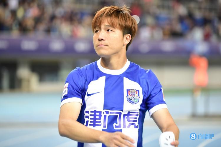 记者：明日比赛骨伤未愈恐无法上场