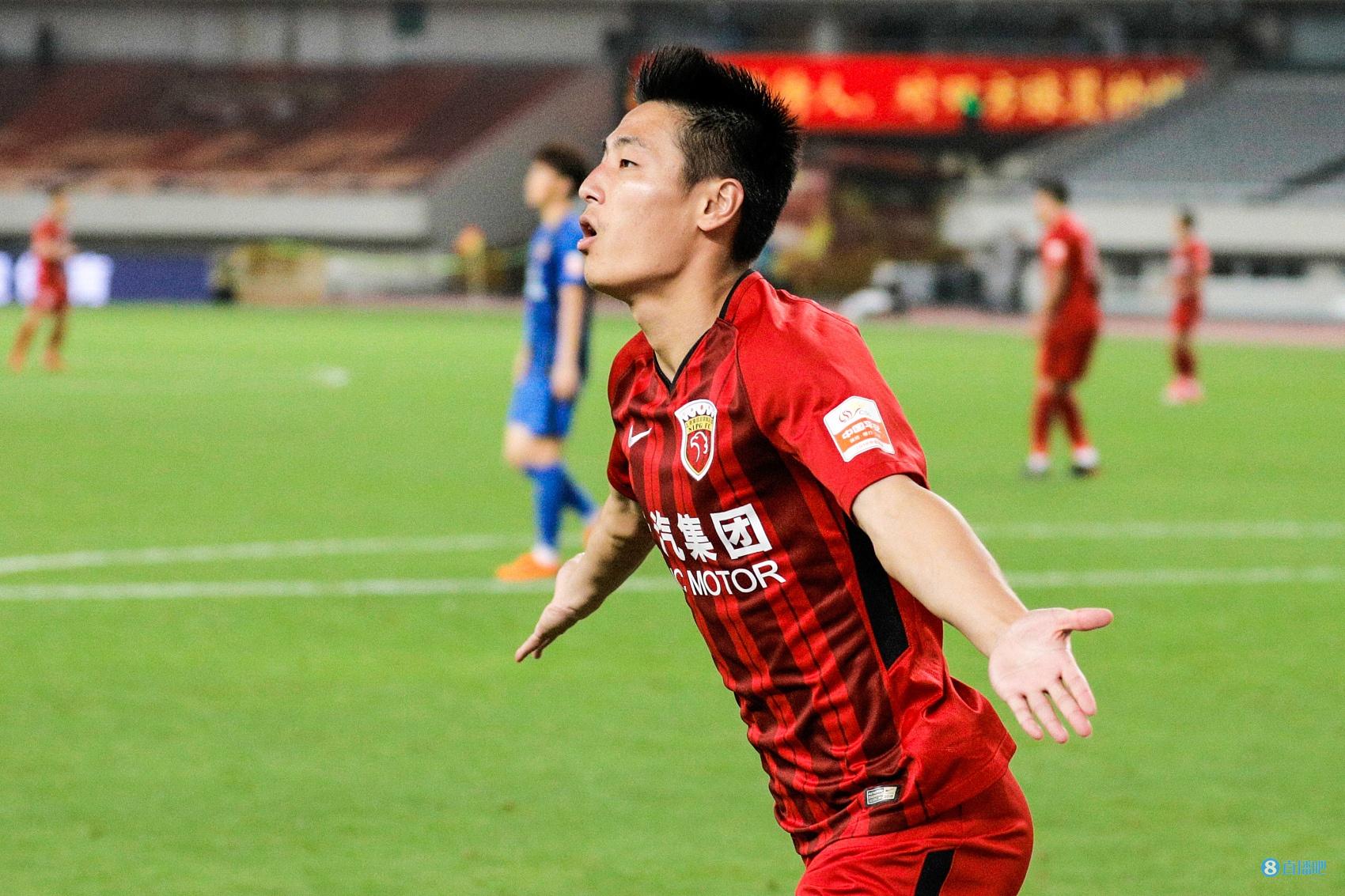 如何通过传球让武磊创造更多机会