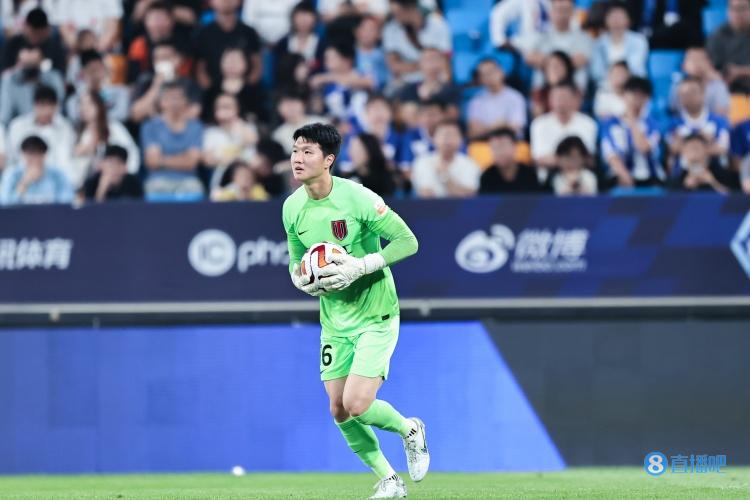 从洗碗少年到足坛新星：蹇韬的心路历程