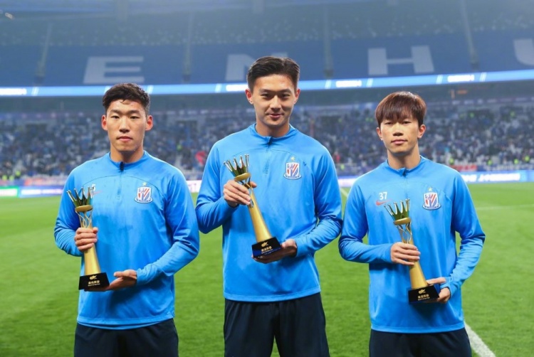 朱辰杰、蒋圣龙获23年中超最佳阵容奖