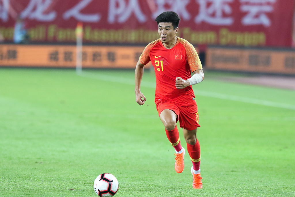 北青报：李帅左大腿肌肉撕裂需休养三周左右