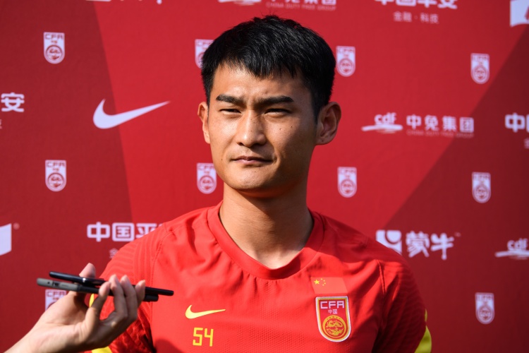 泰山队中场表现低迷