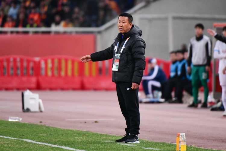 超五成主力缺阵，泰山队今晚比赛形势严峻