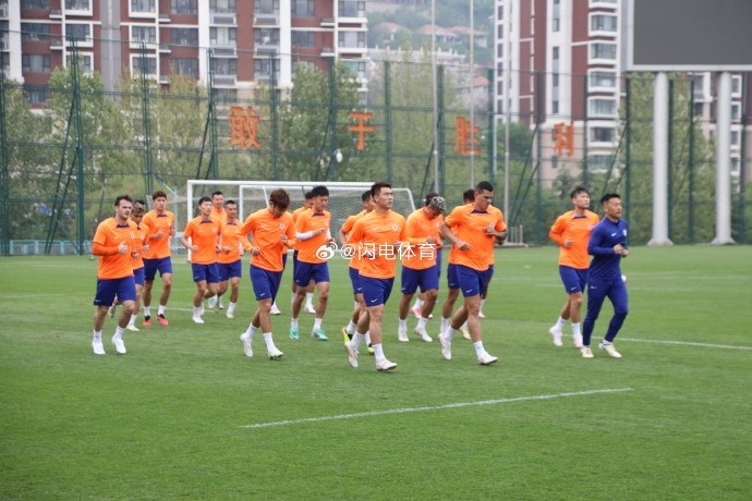 郑铮、刘彬彬加入训练阵容