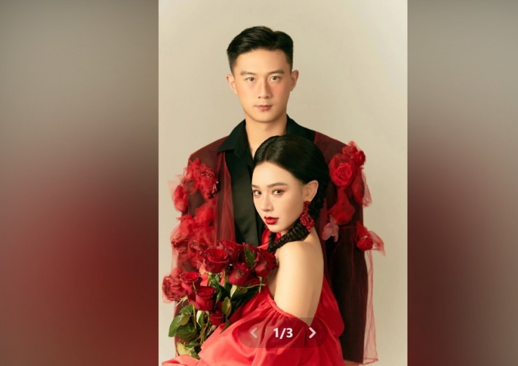 蒋圣龙与伴侣的幸福时光