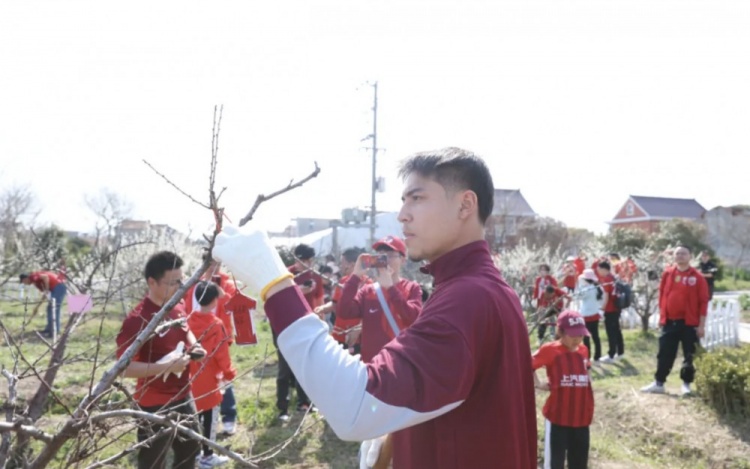 梦想成为球队冠军成员