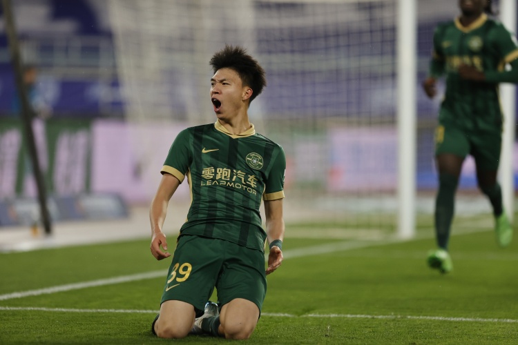 王钰栋留洋梦想：从国内走向欧洲五大联赛