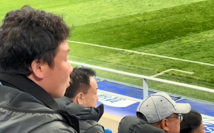 媒体捕捉：国足助教陈涛考察新援廖锦涛