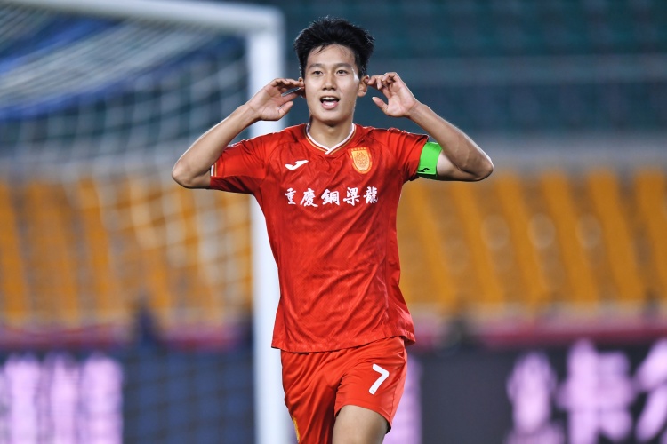 余望伤情更新：右鼻骨骨折需休三周
